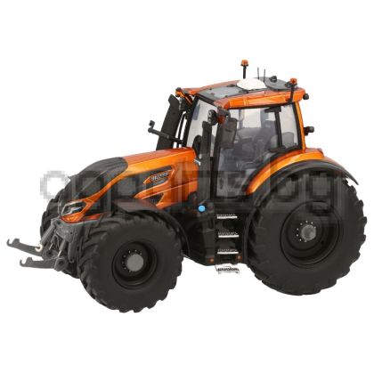 VALTRA Q305 BURNT ORANGE 1:32